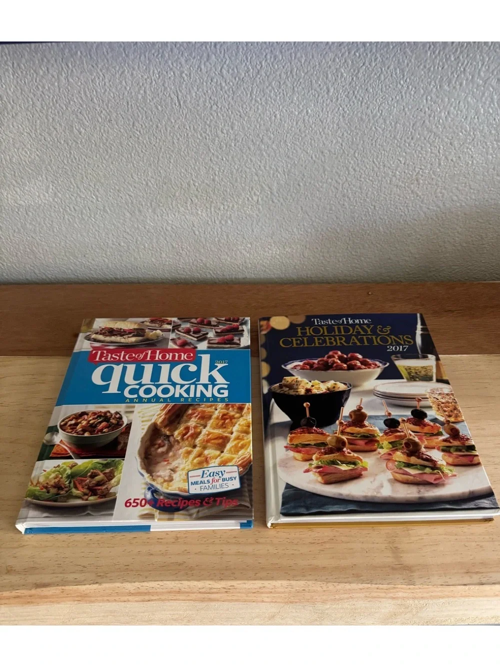 TASTE OF HOME  Quick Cooking & Holiday Celebrations Cookbooks 2017 edition